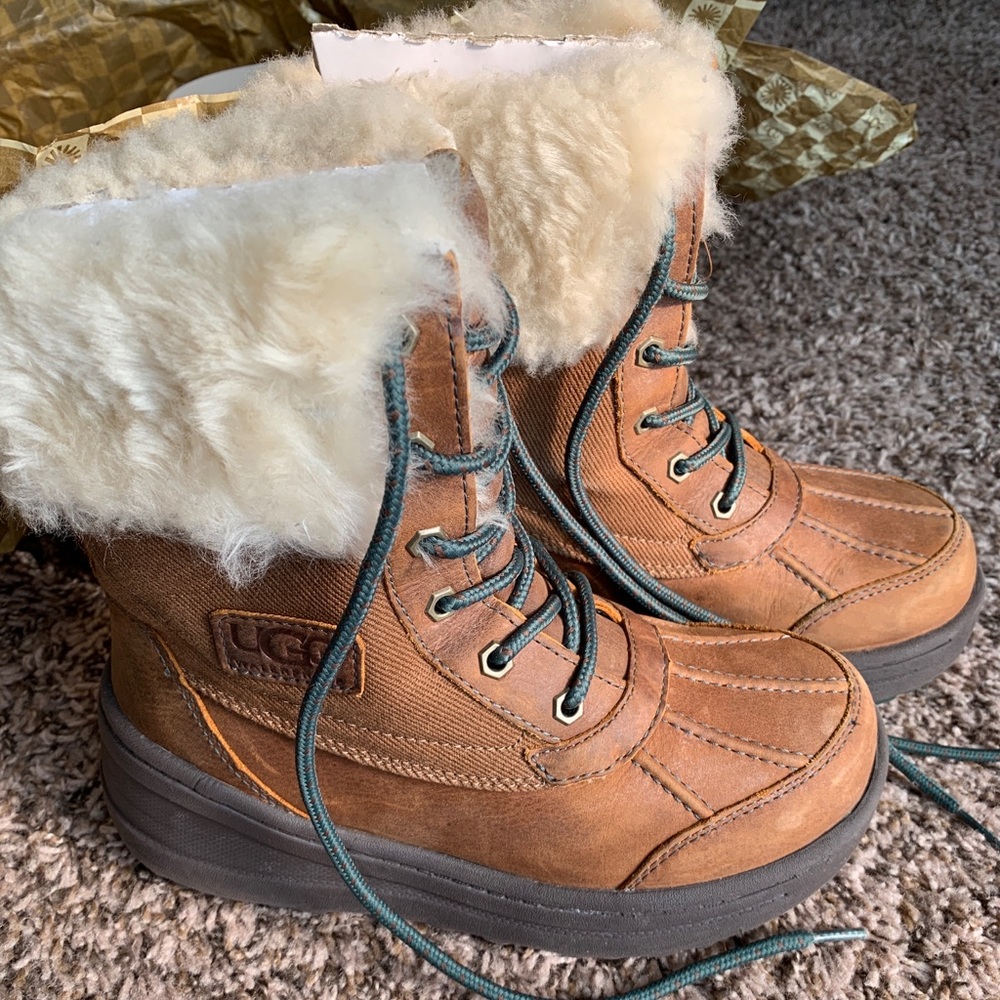 Ugg Boots Used Good Condition With Box Size 5 - image 2